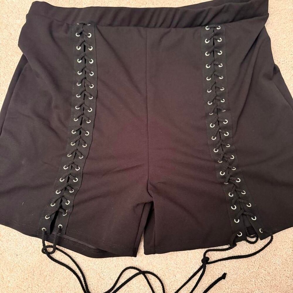 Fashion-nova Women's Black Shorts